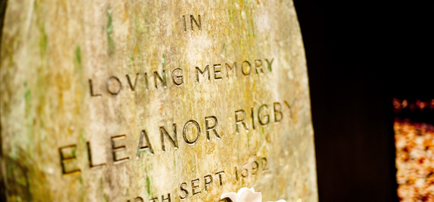 a film prop grave which reads "in loving memory eleanor rigby"