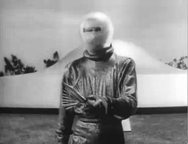 The character Klaatu in the 1951 film The Day the Earth Stood Still. © Twentieth Century-Fox Film Corp.